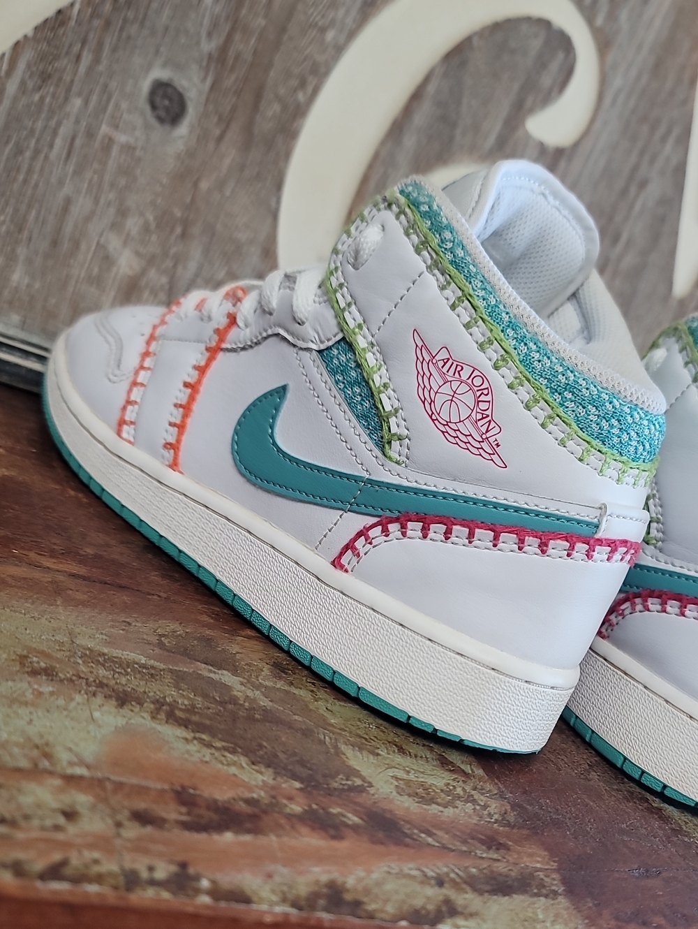 Nike Air Jordan 1 Mid SE 'Multi Knit' Wmns 6.5 (Good Condition) Fast Shipping - Picture 10 of 15